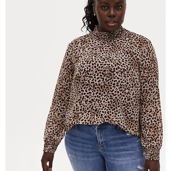 TORRID LEOPARD SHEER CHIFFON SMOCKED MOCK NECK BLOUSE SIZE 1X NWT - Picture 1 of 4